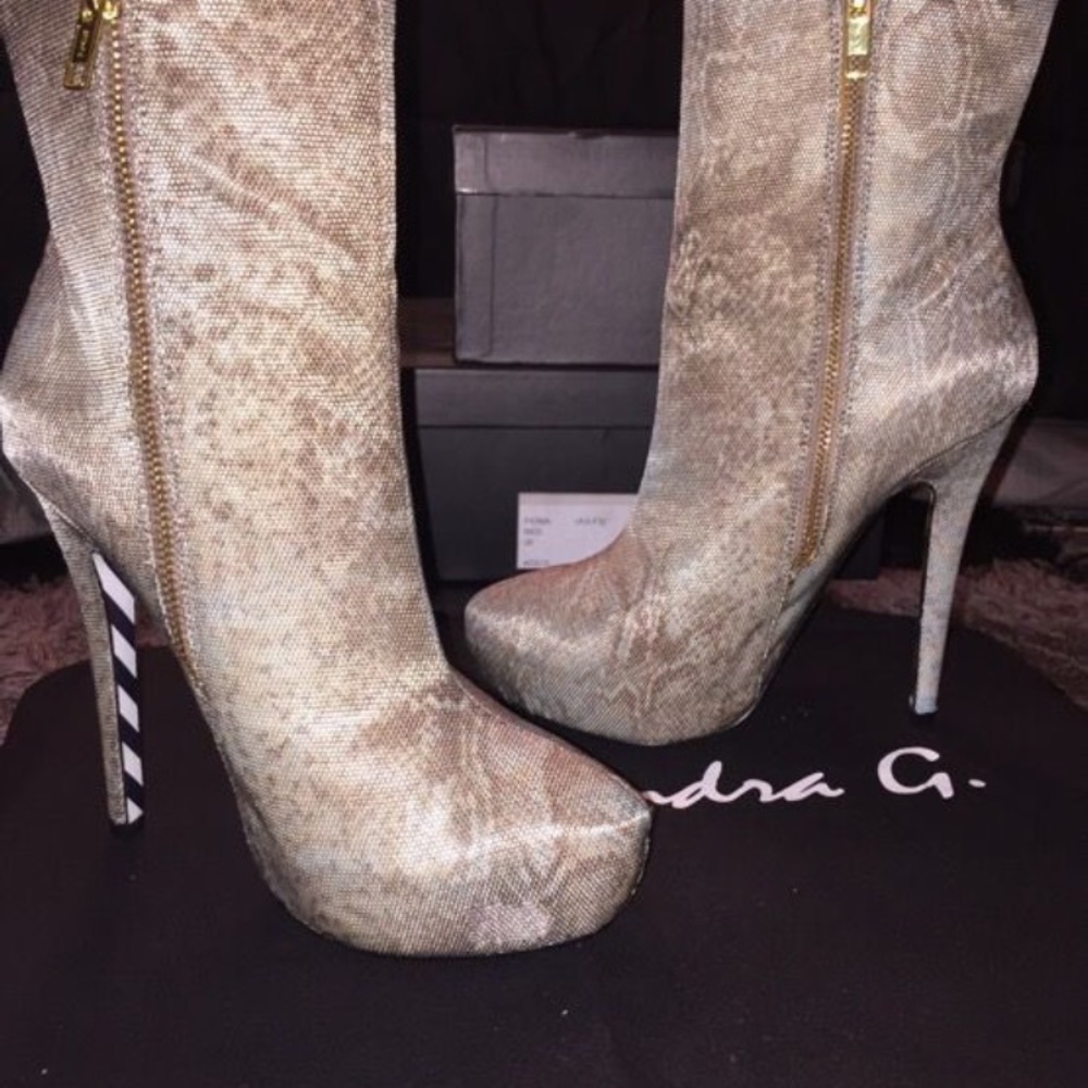 Alejandra G Booties
